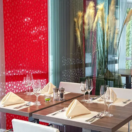 Ibis Styles Linec