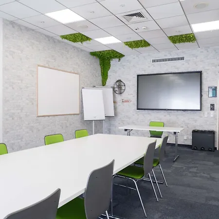 إيبيس ستايلز لينز فندق